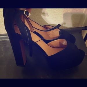 Black heels that have never been worn!!!